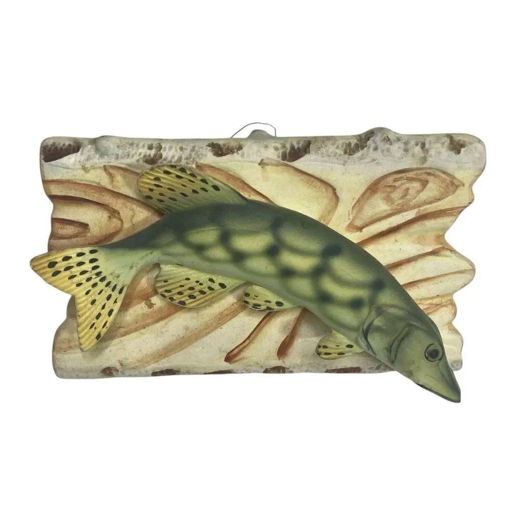 2 VTG ArtMark Japan Fish Wall Plaques 3D plaster Hand painted‎ 6.5
